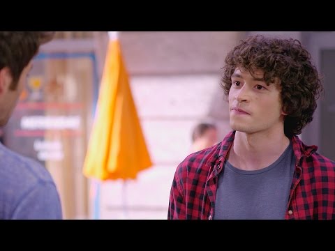 Manu habla con carlos sobre Paula - Vive Cantando