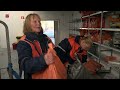 Postbezorgers nog altijd druk  ondanks afnemend aantal kerstkaarten