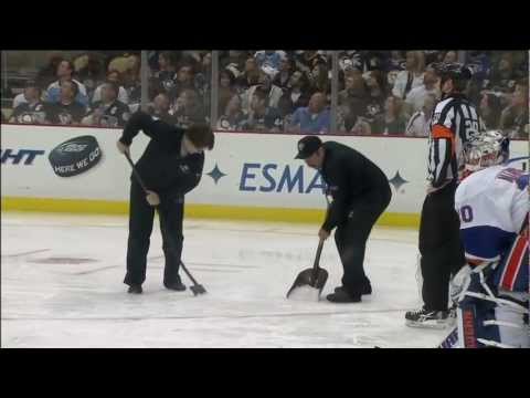 Sidney Crosby takes deflected slapshot to mouth Mar 30 2013 NY Islanders vs Pittsburgh Penguins NHL