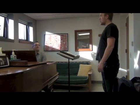 Daniel Carberg unterrichtet einen Tenor