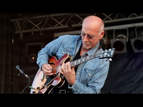Larry CARLTON - "Parisian solos" - Quartet & saxophone