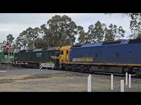 7902V up PN Fruitflyer, Mildura to Melbourne, 1247, 30/8/24, Elmhurst VIC