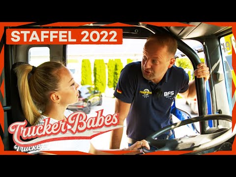 Julia ist begeistert - sie darf ein Wettbewerbsfahrzeug probesitzen | Trucker Babes | Kabel Eins