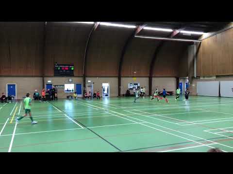 Alex coach bij VV Geldrop Kersttoernooi 1