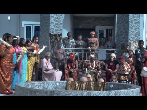 When It Was Time For The Prince To Choose A Bride He Chose A Coomon Maid Insteaad Of The Princess