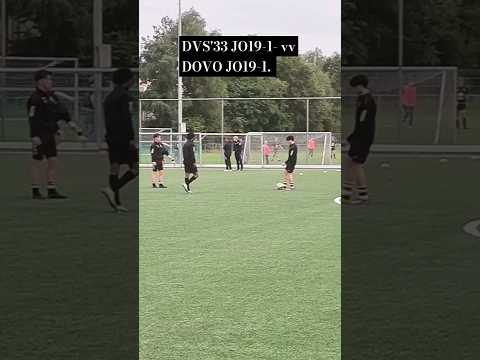 Stukje warming-up #dvs33 JO19-1 - #vvDOVO JO19-1. |#football #soccer #Ermelo #shorts #fyp