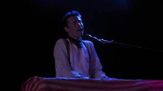 Reeve Carney – "There She Goes" (Live) at Mercury Lounge in NYC – Aug 11, 2016