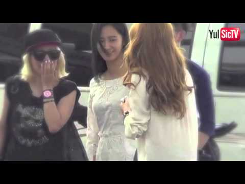 [130526] SNSD Yulsic 율싴 Fancam Moment #120 -  Shy Smile