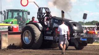 preview picture of video 'Team Herlevi Pro Stock 3,5t @ Tractor Pulling Edewecht 2013 by MrJo'