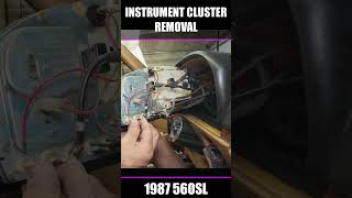 R107 - Demontaż zegarów (licznika) w 560SL — szybki poradnik DIY