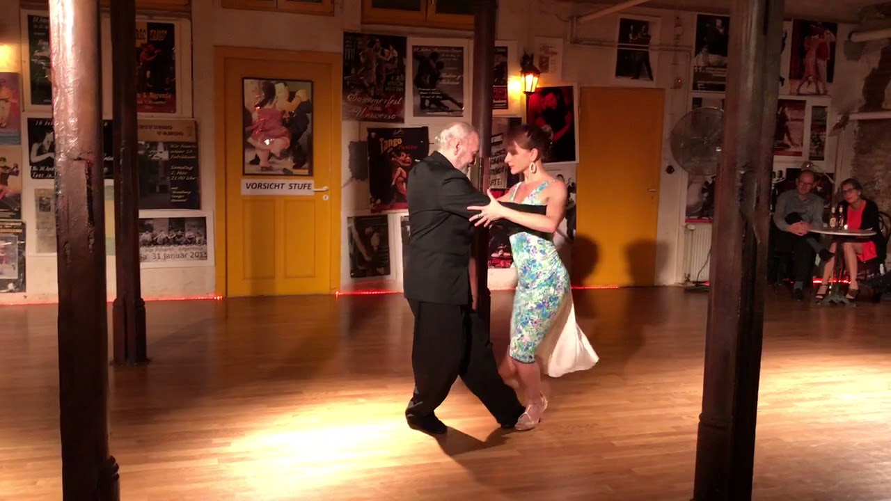 Claudia Jakobsen y Alejandro Sanguineti. "Hasta siempre amor"