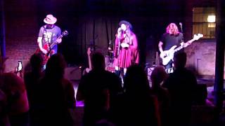 Angela Perley and the Howlin&#39; Moons -- Hurricane