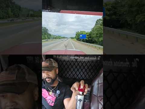 Floating through all 18 gears. #trucker #caterpillar #trucking #peterbilt #truckdriver #jakebrake