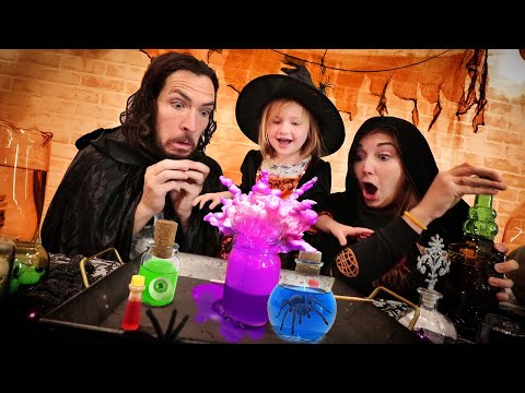 MAGIC WITCH POTIONS!! Adley learns how to make SpOoKy HallOweEn experiments with Vampire parents!