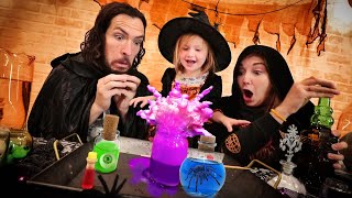 MAGIC WITCH POTIONS!! Adley learns how to make SpOoKy HallOweEn experiments with Vampire parents!