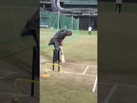 Ajay Jadeja Indian famous cricketer batting and bowling without hands 💯💯💖#shots