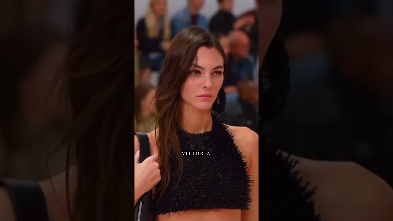 #vittoriaceretti best for Courreges🖤#runway #fashion #shortsviral #feed #foryou #ytshorts #edits