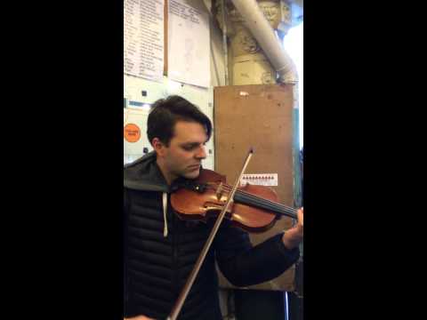 Andrew Joslyn ( Macklemore's violin) playing Scots-Irish tune