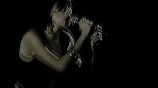 SANTA SABINA - YO TE ANDO BUSCANDO ( en directo teatro blanquita 1991)