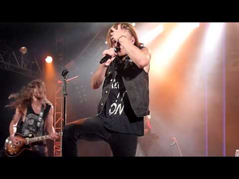 20150807   Heat    04  Mannequin Show   Brienz