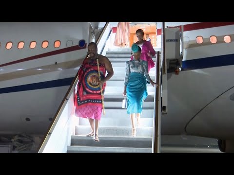 Swaziland King arrive at Abu Dhabi With 15 wife and 100 Servant |