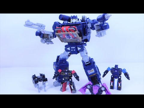 Transformers Legacy Voyager Class Soundwave Short