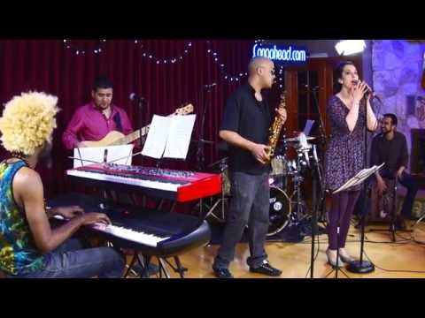 Adderesound performs El Andariego