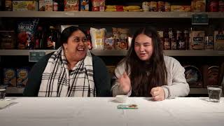 Kiwis Try Jelly Belly Chewing Gum | International Foods
