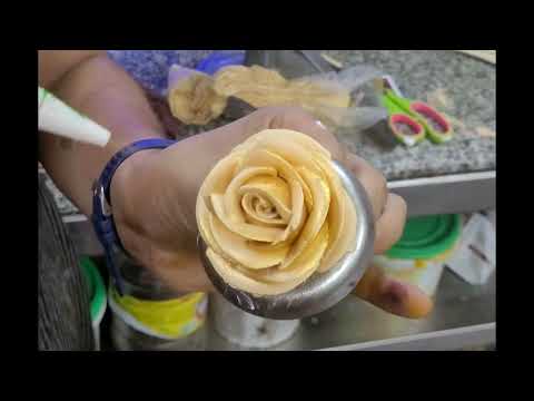 Golden whipped cream flower rose chocolate cake making