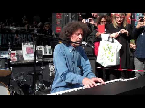 April 22, 2017: Gilbert O'Sullivan @ Rough Trade West on Record Store Day #RSD17 (Alone Again)