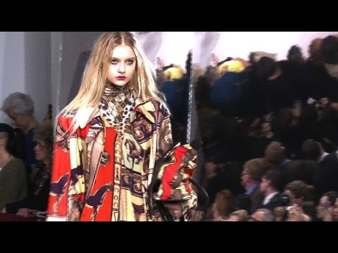 Mode für "böse Mädchen" bei Wunderkind-Show in Paris