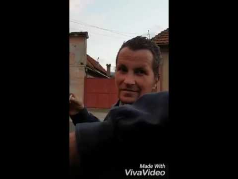 Van Damme Smecheru  cauta de munca :D