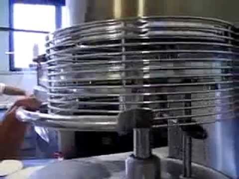 video 1, Formeuse à pizza