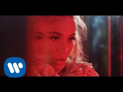 Julie Bergan - Kiss Somebody (with Seeb) (OFFICIAL MUSIC VIDEO)