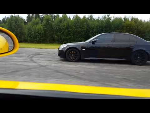Dodge Viper SRT-10 VS Bmw M5 V10