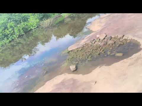 Passagem molhada da cachoeira Hidrolândia Ceará 