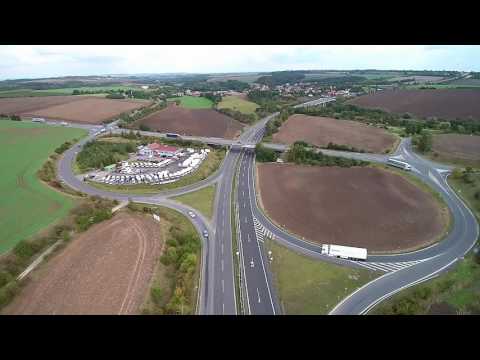 R7 Praha  - výjezd Slaný u Knovíze (drone)
