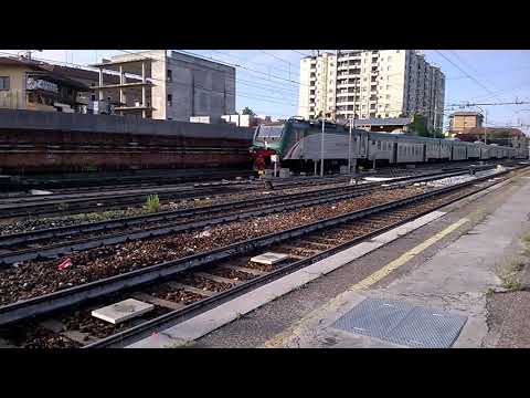 E464 494+7 piano ribassato Trenord - Milano Greco 28/05/2021
