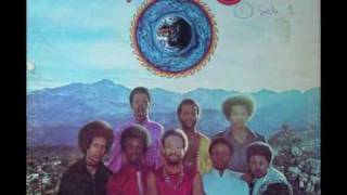 Earth Wind & Fire - Drum Song  ( fast )