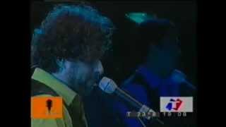 Vigilante medio argentino -Andrés Calamaro- En vivo Cosquín Siempre Rock 2005.