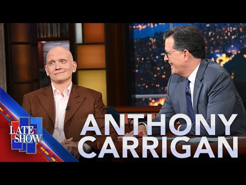 "他是一個處於弱勢地位的好人"--安東尼-卡里根談《超人》電影中的變形金剛 (“He’s A Good Guy In A Compromised Position” - Anthony Carrigan On Metamorpho In The “Superman” Film)