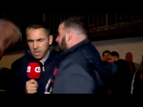 CMTV journalist is targeted with insults from Benfica fans.