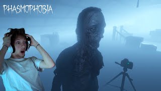 WE SUCK AS GHOST HUNTERS- Phasmophobia