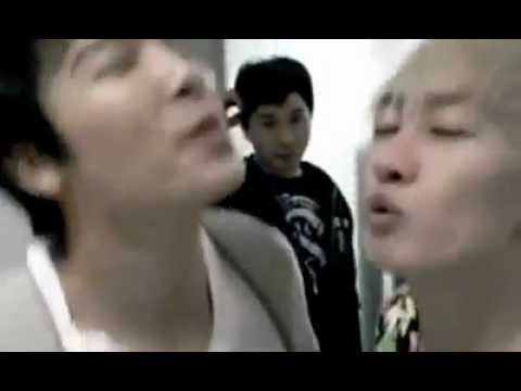 120415 Ryeowook Twitter Update :"Kiss EunHae"