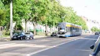 preview picture of video 'NGT12 1206 auf Linie 11 in der Landsberger Straße'