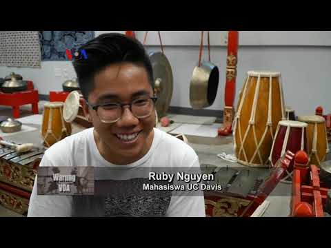 Warung VOA: Kuliah na Califórnia (2)