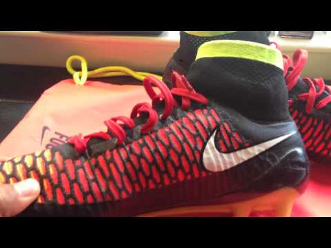 Nike Magista Obra black/white-volt-hyper punch