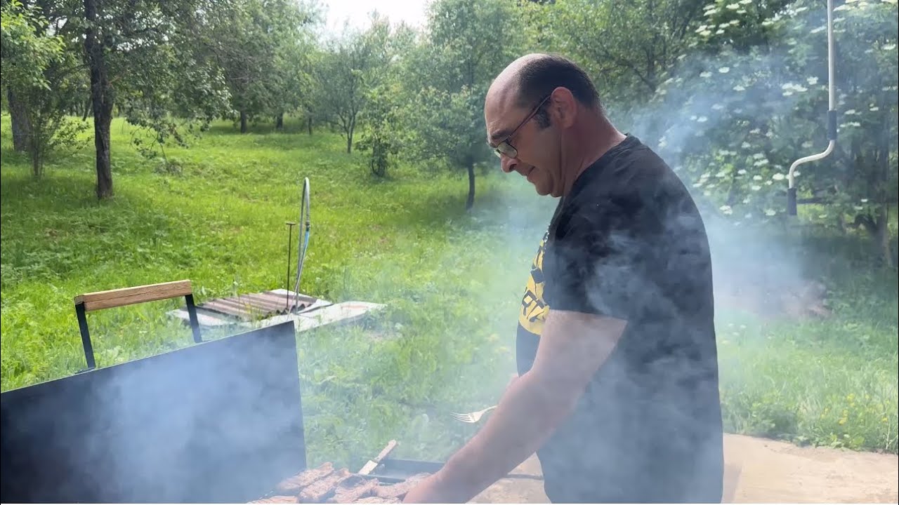 “GROFU’ DIN VÂRFU’ FELEACULUI”. De ce mă urăsc socialiștii rumâni