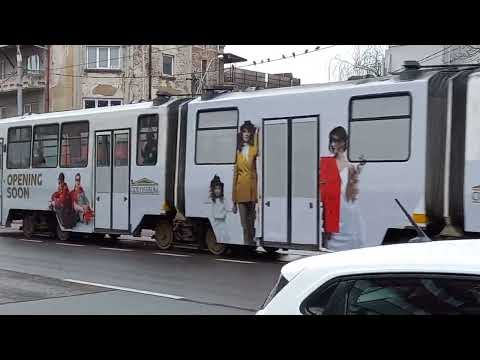 Tramvaiul V3A-93 M2000 196 pe linia 45 în direcția Mezes pe Bulevardul Ion Mihalache