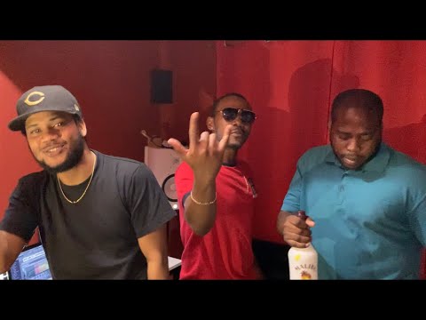 Frosty-G ( BIG JOKE  MUSIC VIDEO )Prodby QuincyOnDaBeat